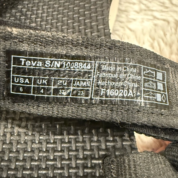 Teva Universal Flatform Sandals | Size 6 | Black & White | 1.75” Platform - Picture 6 of 6